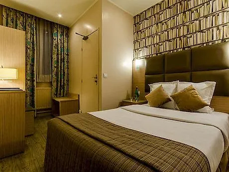 Riviera Opera Cadet Otel