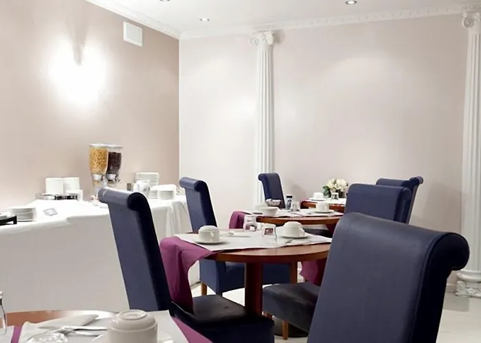 Riviera Opera Cadet Paris