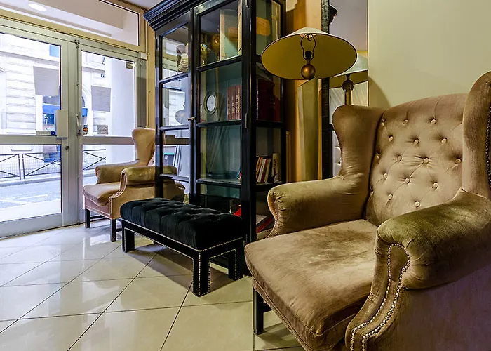 מלון Riviera Opera Cadet 3*