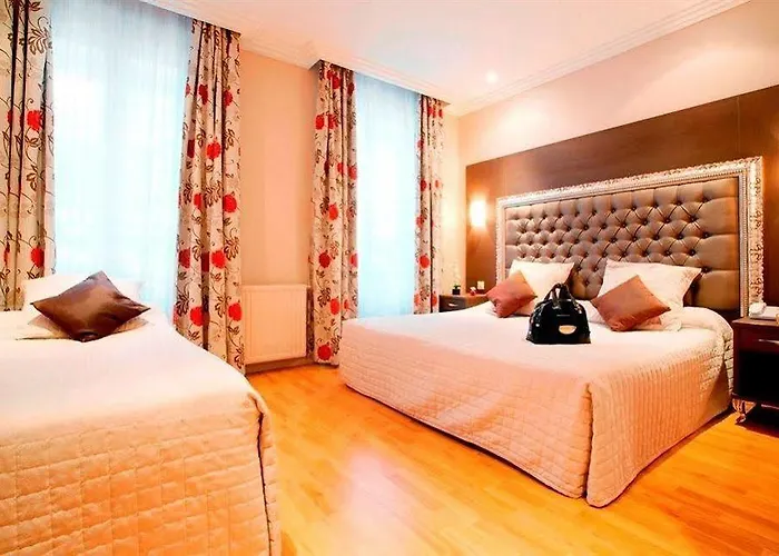 מלון Riviera Opera Cadet