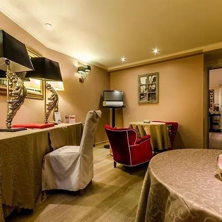Hotel Riviera Opera Cadet 3*