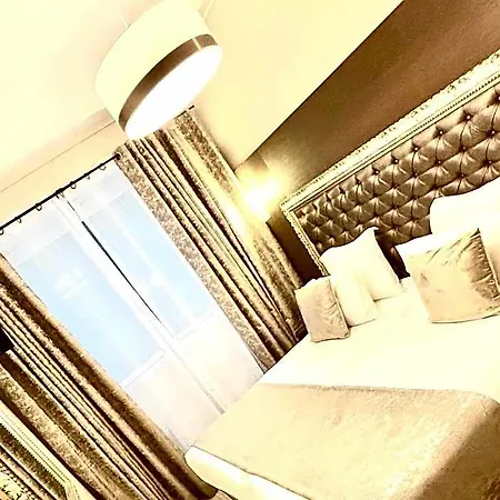 Riviera Opera Cadet Hotel