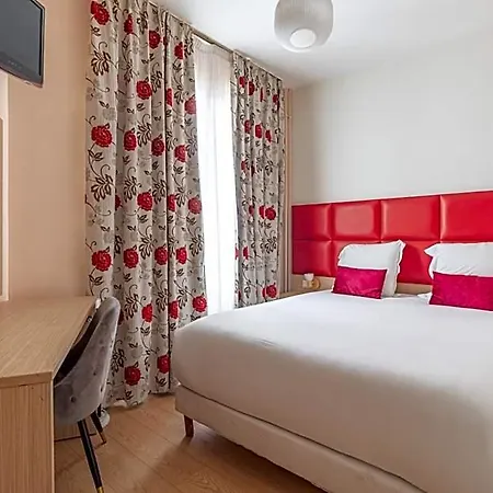 Riviera Opera Cadet Hotel