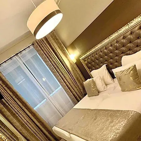 Riviera Opera Cadet Hotel