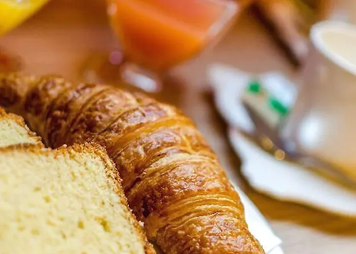 Riviera Opera Cadet Отель