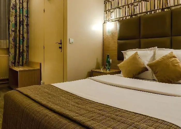 Riviera Opera Cadet Отель