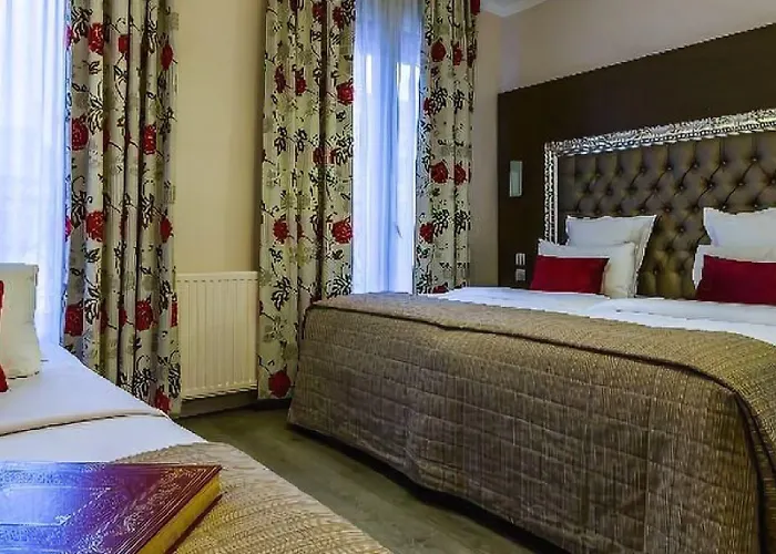 Riviera Opera Cadet Отель 3*