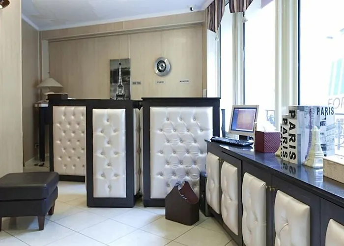 Riviera Opera Cadet Отель 3*