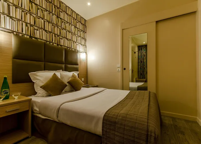 Отель Riviera Opera Cadet 3*