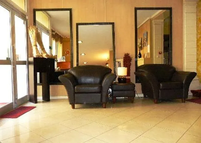 Отель Riviera Opera Cadet 3*