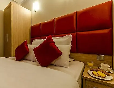 Riviera Opera Cadet Hotel 3*