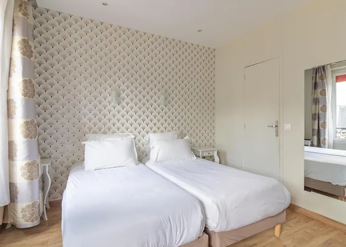 Riviera Opera Cadet Hotel