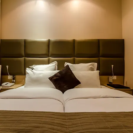 Riviera Renovated 3*