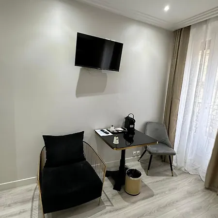Отель Riviera Renovated