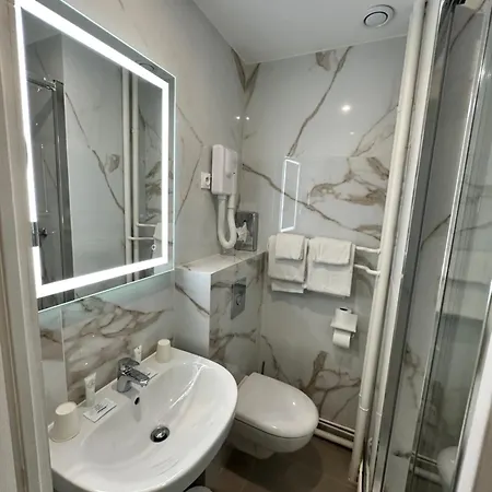 Riviera Renovated Отель 3*