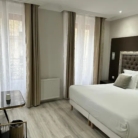 Отель Riviera Renovated