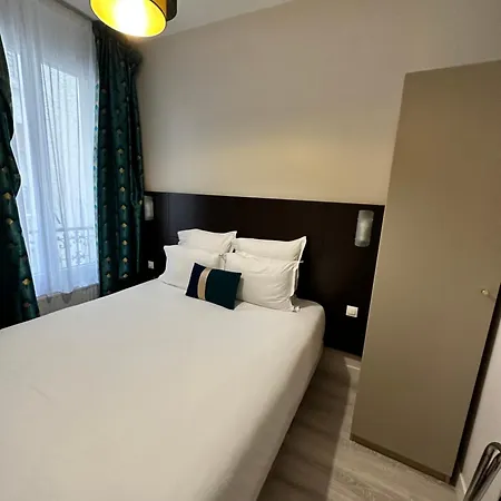 Отель Riviera Renovated Париж