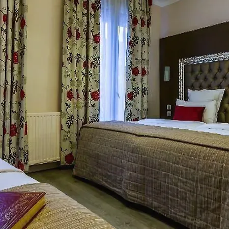 Riviera Opera Cadet ホテル 3*