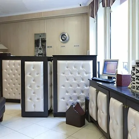 Riviera Opera Cadet Szálloda 3*