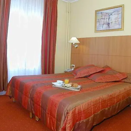 Отель Riviera Renovated 3*