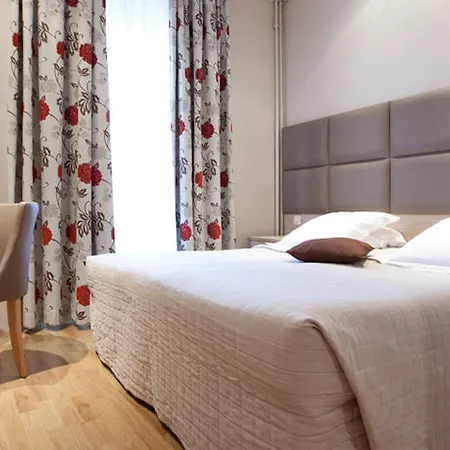 Riviera Renovated Отель Париж