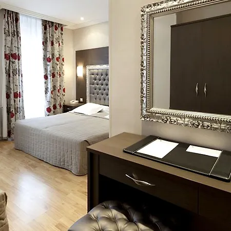 Riviera Renovated Отель