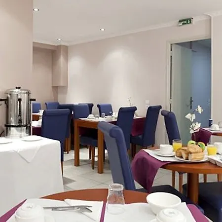 Отель Riviera Renovated Париж