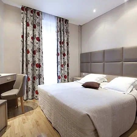 Riviera Renovated 3* Париж