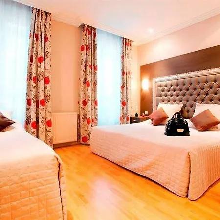 Отель Riviera Renovated